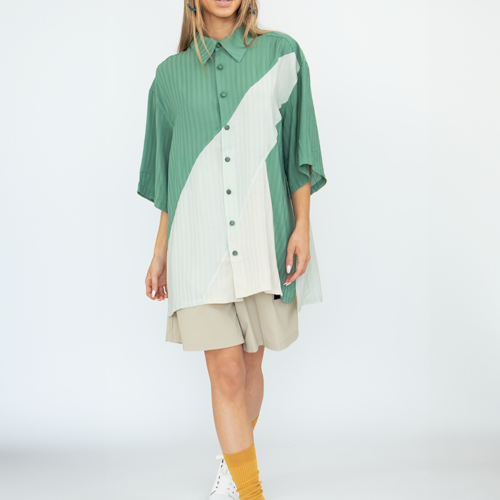 Avantelier selects ethical Outfits for you _ CHERNG Green Gradient Lightweight Shirt