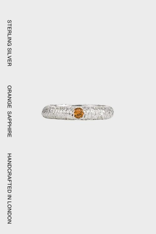 De Rosario Fenicio Ring 6 textured band ring with coloured sapphire in sterling silver