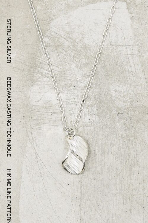 Echo Necklace in sterling silver with organic Hikime texture and 38 cm chain.